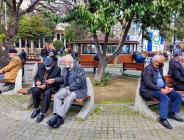 ‘EMEKLİ OLDUM AMA ÇALIŞMAK ZORUNDAYIM’ Bundan ben utanmayayım “Hükümet halkı düşünmüyor ki…”