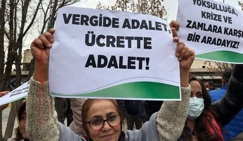 İKTİDAR VERGİ SİSTEMİ İÇİN ‘SADELEŞME’ MESAJI VERDİ: Yükü halka yıktılar