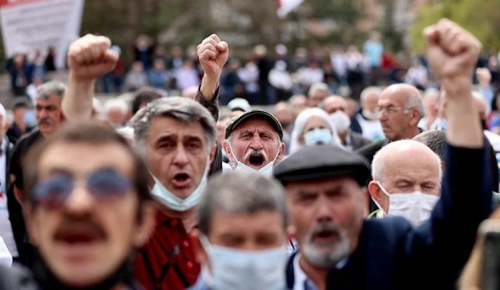 GEÇİM SIKINTISINA DÜŞEN EMEKLİLER YARIN MEYDANA İNİYOR: Temmuz’da 1 lira bile zam alamadılar