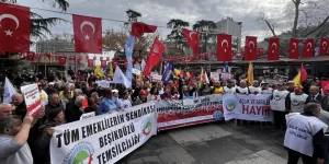 KAMU ÇALIŞANLARI TRABZON’DA İŞ BIRAKMA EYLEMİ YAPTI: ”Sefalet Zammı Değil, Emeğimizin Karşılığını İstiyoruz”